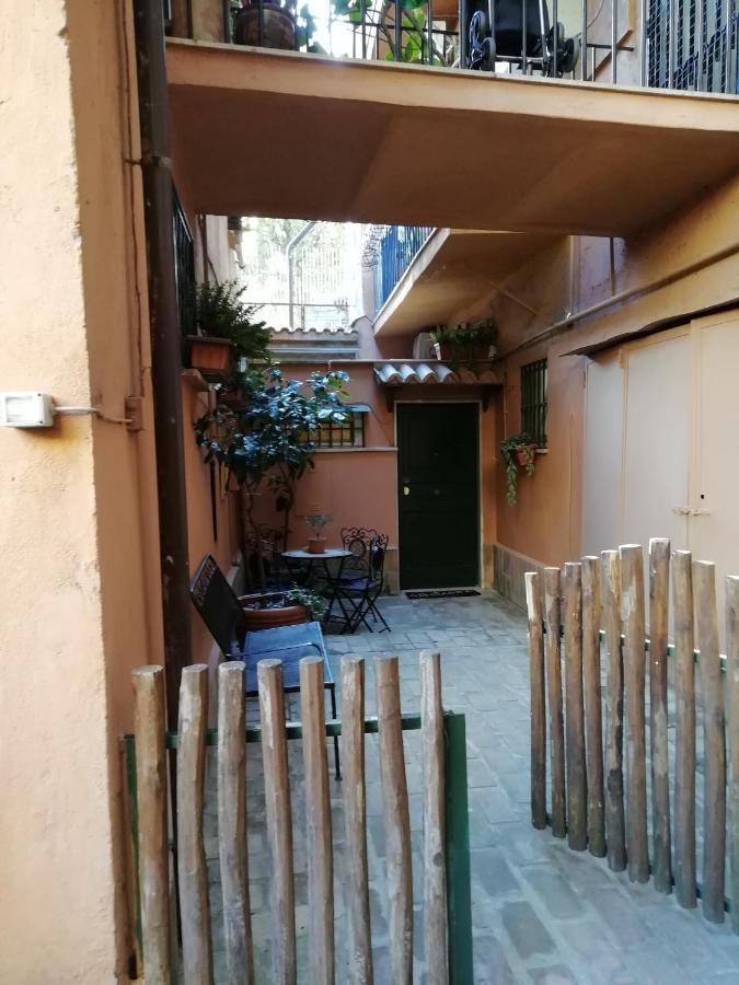 Lovely With Garden In Vatican Museums Trastevere Apartment Rome Exterior photo